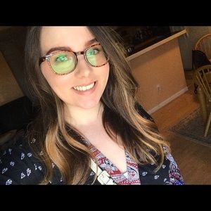 Meet your Posher, Amira